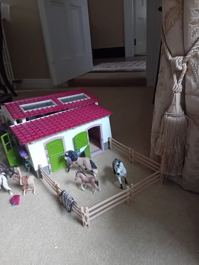 Schleich Horse Club Stables & Sheds