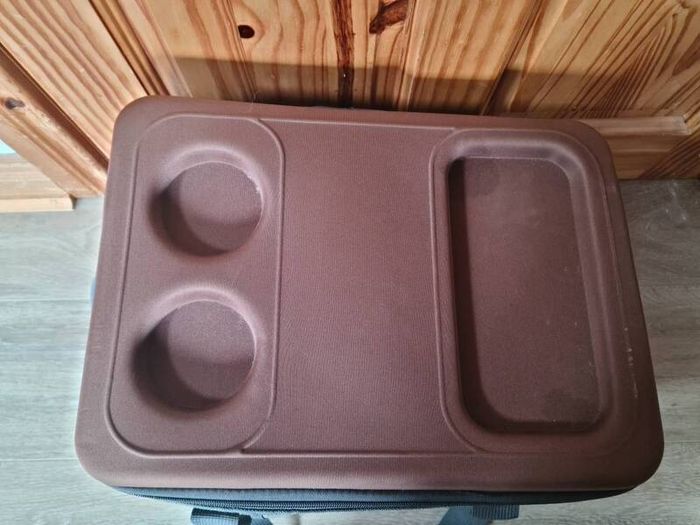 Picnic bag.