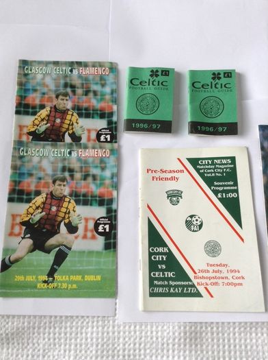 Glasgow Celtic F.C. Hoodie, programme, sign