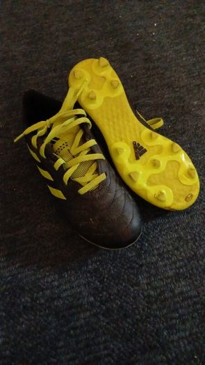 Foootball boots 13 ,5