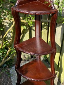 corner shelf Mahogany by Rossmore