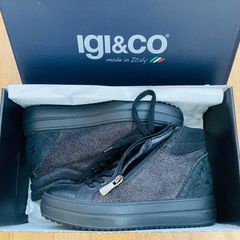 Ladies Boots BNIB Black Leather