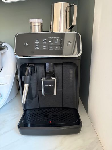 Philips 2200 Series Bean-to-Cup Espresso Machine