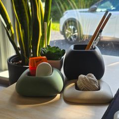 Stackable pebble organisers
