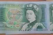 England. 2 x consecutive Somerset pound notes