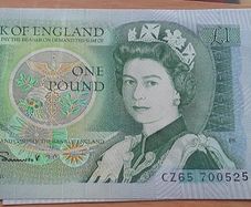 England. 2 x consecutive Somerset pound notes