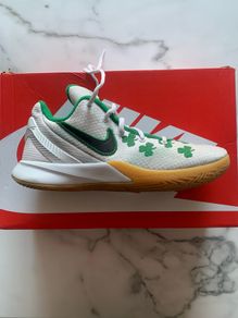 Nike Kyrie Flytrap II White Irving Mens Basketball Sneaker Shoes UK7