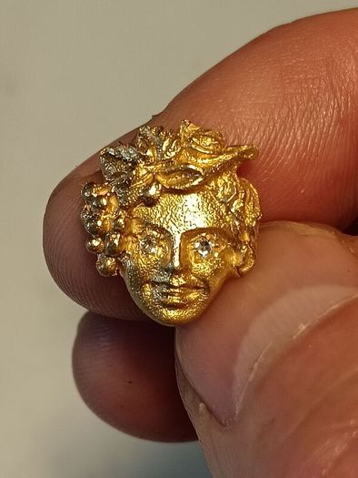 A Stunning pair of Mid Nineteenth Century Gilt Silver Cufflinks with Diamond Eyes