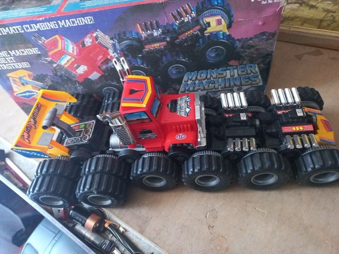 Vintage 80s Monster Machine 16-16 Tomy works great with box