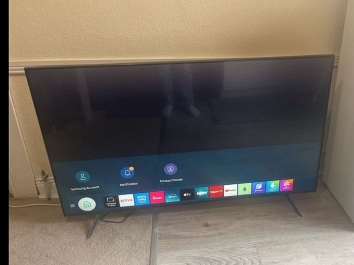 Smart Samsung TV  65 Inch HD Brand new