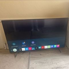 Smart Samsung TV  65 Inch HD Brand new