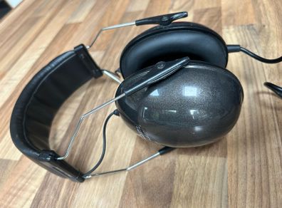 The t.bone HD 990D 2 pairs.