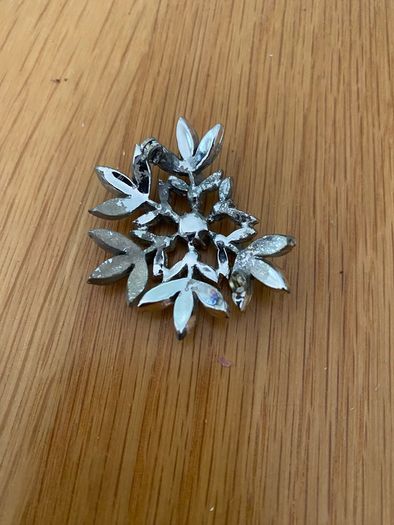 Old Diamante Broaches (3)