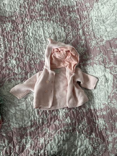 Baby girl wardrobe outfits 0-3 m snow onesies babygrows vests tops dresses hats blankie