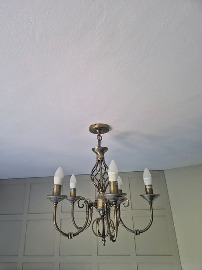 3 Ceiling lights