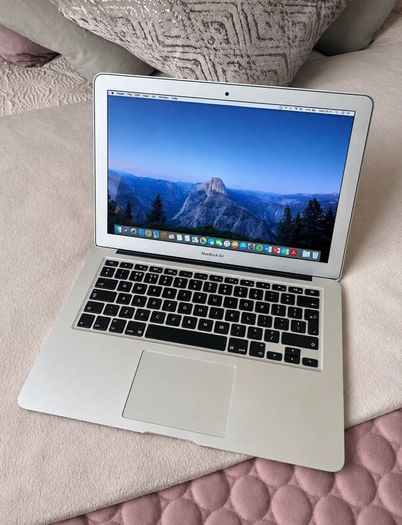 MacBook Air (13-inch, 2017)