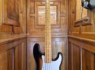 main image for ad Squier Precision Bass 1982-84