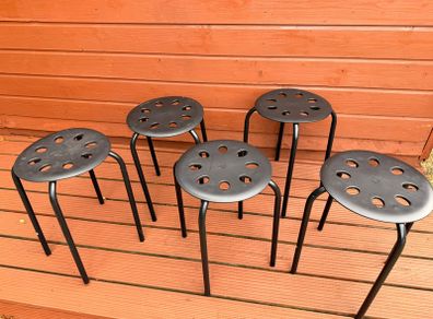 stools x4
