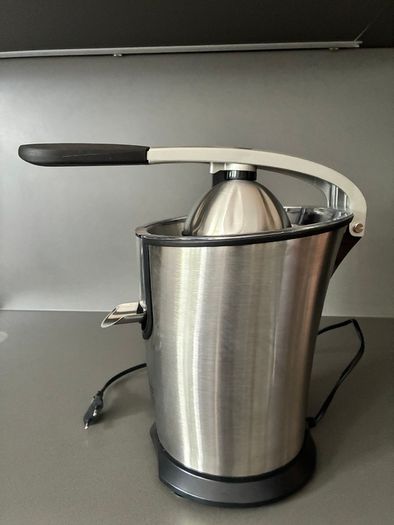 Electric Citrus Juicer Squeezer