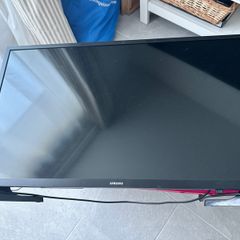 32inch Smart TV Samsung with bracket