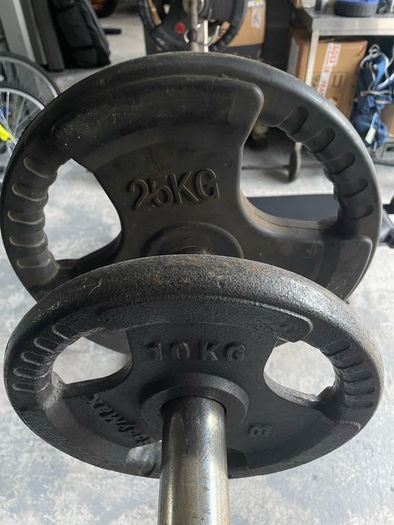 weights bench and weights
