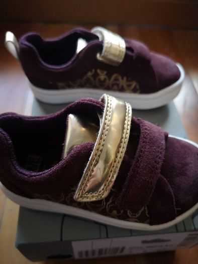 Clarks girls shoes gold&dark purple size 20