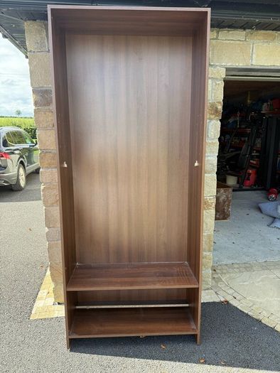 Walk in wardrobes