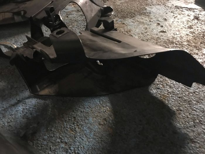 Audi Q7 Front Headlight Brackets