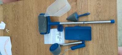 No spill paint set