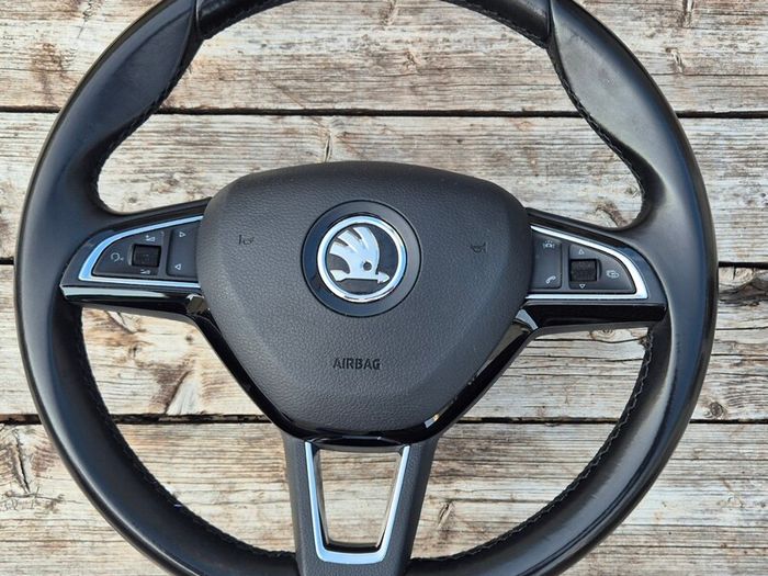 Skoda steering wheel with airback