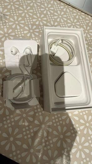 iPhone SE 2 with box and earphones