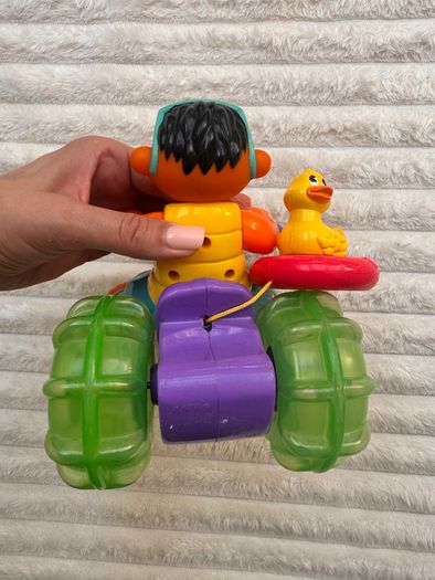 Sesame Street Ernie 2001 Splashin Trike Water Tub Tricycle Duck Part of the rope doesn't pull back completely Used Please see photos