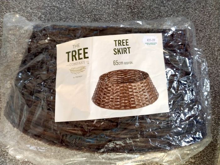 Christmas Tree Skirt 65cm Adjustable in x4 Sections