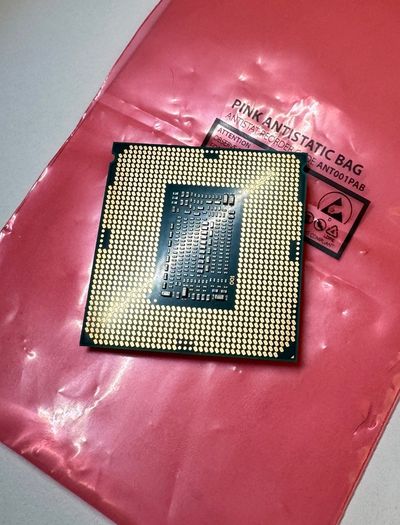 Intel Xeon E-2236