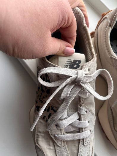 New Balance 327