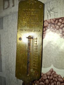 Salter Pocket Balance Hanging Scale. Brass Face and has a maximum capacity of 50 pounds.These scales were manufactured in England, frequently used for fishing or measuring household goods Postage Available or Collection