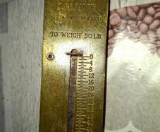 Salter Pocket Balance Hanging Scale. Brass Face and has a maximum capacity of 50 pounds.These scales were manufactured in England, frequently used for fishing or measuring household goods Postage Available or Collection