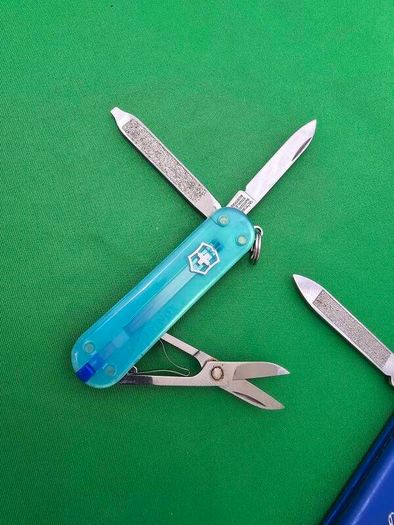 Vintage Discontinued Eddie Bauer Wenger Esquire with Victorinox Classic sd Swiss Army Knife in Combo