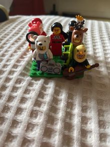 7 Lego characters