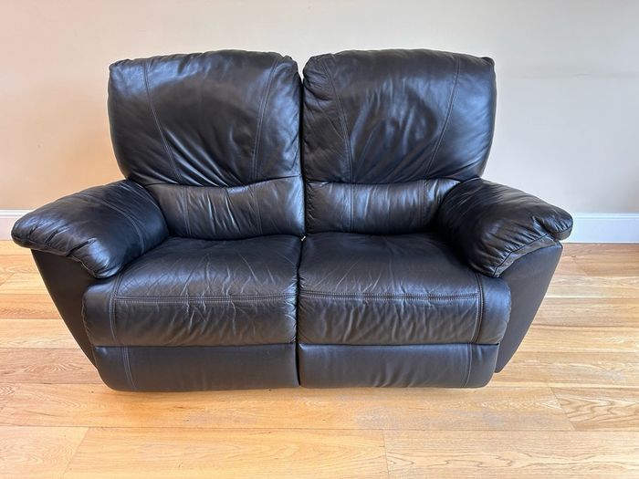 Black Leather Recliner Suite