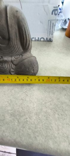 Meditating Buddha Statue, Concrete Garden Decor (8 1/4 Inch)