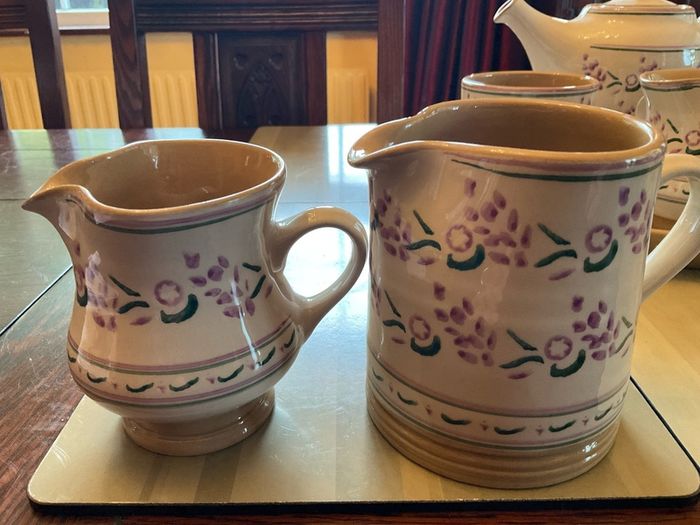 Nicholas Mosse Lavender fri:Washington Creek USA , a set if two jugs , a 4 inch creamer and a four and a  half inch cylinder jug