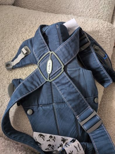 Newborn baby bjorn sling