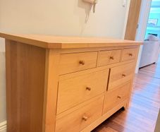 chest of drawers