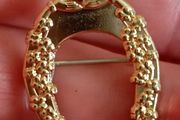 shamrock and claddagh lucky horseshoe