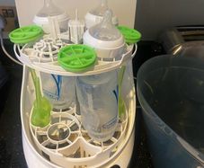 baby brezza bottle washer pro & 30 detergent tablets.