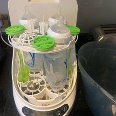 baby brezza bottle washer pro & 30 detergent tablets.
