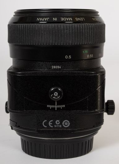 Canon TS-E 90mm f/2.8 Tilt-Shift Lens with Extender EF 1.4x III