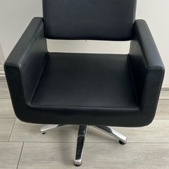 Black Salon Chair For Sale