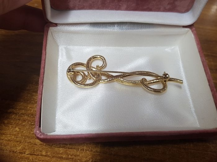 Brooch